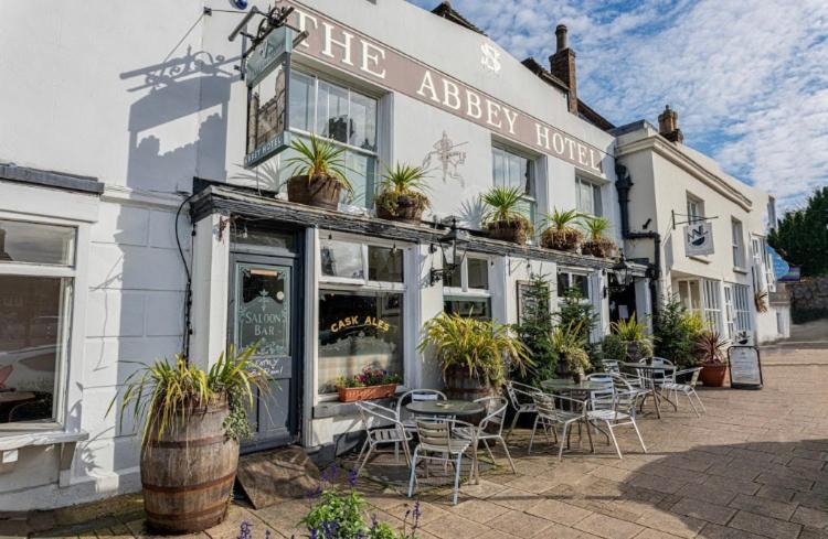 The Abbey Hotel Battle Luaran gambar